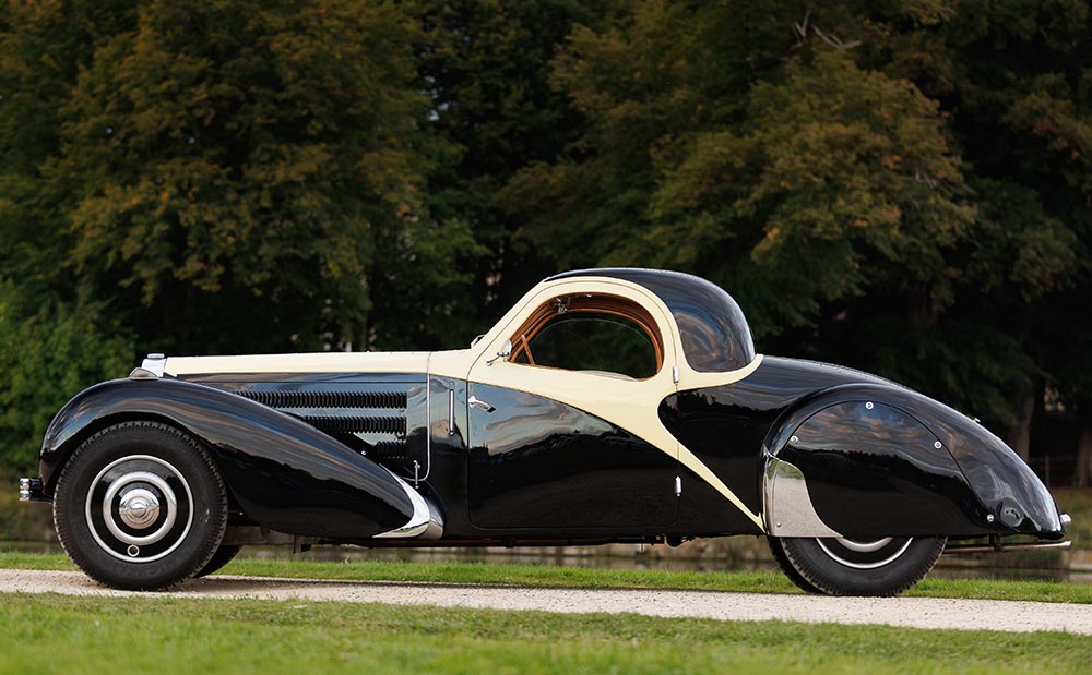 Im Profil 1936 Bugatti 57 Atalante.