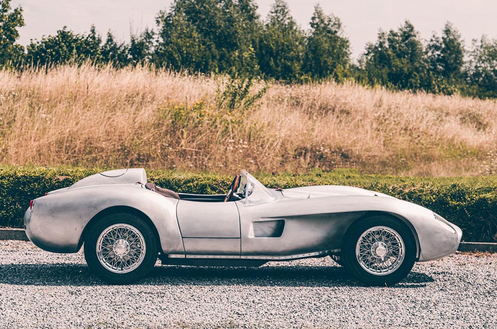 Auf den ersten Blick könnte man Spielzeug-Ferrari für ein Original aus den 1950er-Jahren halten.