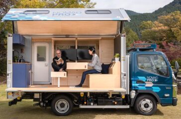 Ein mobiler Arbeitsplatz inmitten der Natur der FUSO NOMADProA fit-for-purpose workplace-on-wheels in the heart of nature: the FUSO NOMADPro