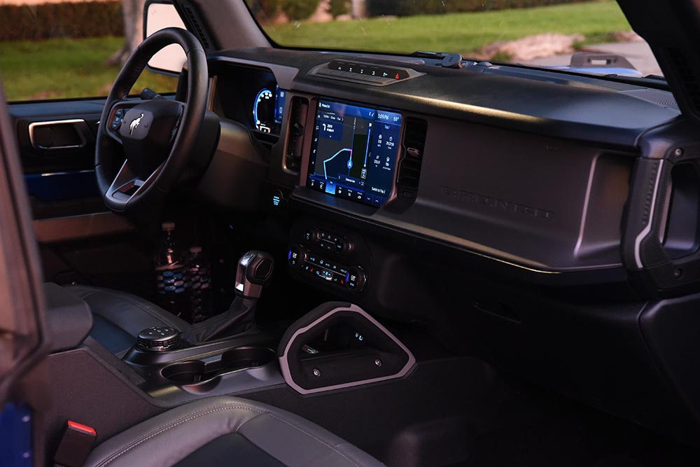 Der Innenraum ist robust gestaltet.