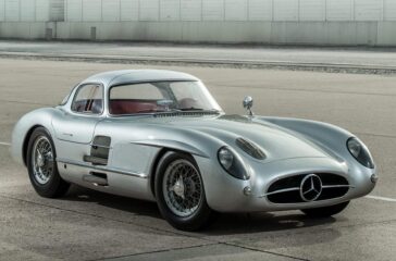 Das Mercedes-Benz 300SLR Uhlenhaut Coupé von 1955 hat 143 Millionen Dollar eingebracht