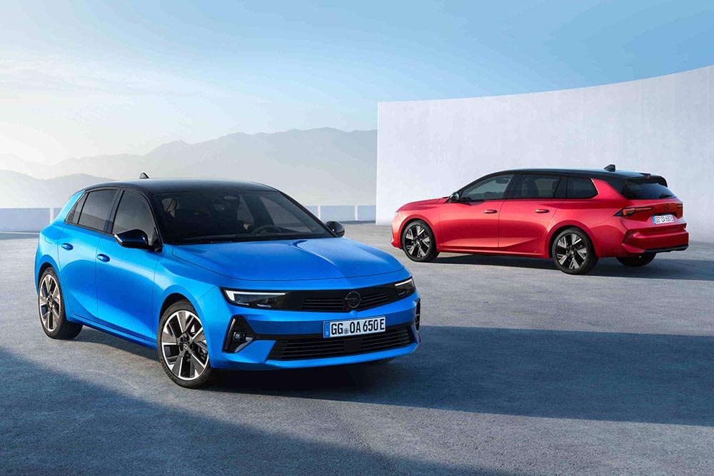 Opels neuer Astra wird 2023 zum Astra Electric. Sowohl Fünftürer als Kombi setzen die Rüsselsheimer unter Strom.