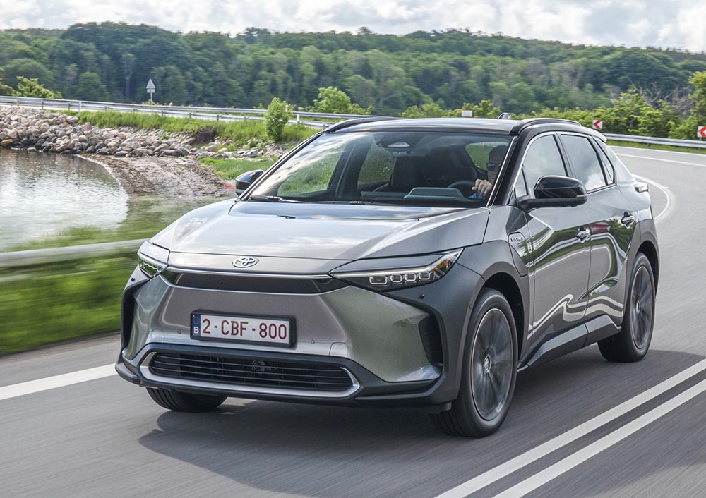 Der Toyota bZ4X macht Anfang 2023 seinen zweiten Anlauf.