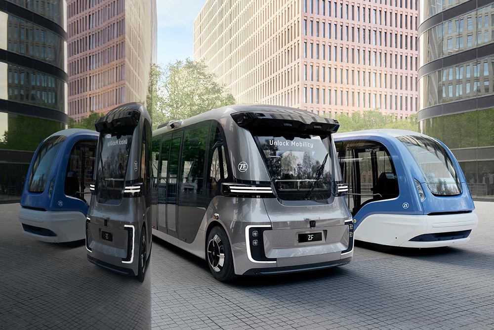 Das neue, autonome Level 4-Shuttle ergänzt das bereits etablierte autonome Shuttle, sodass ZF künftig auf zwei Fahrzeugtypen zurückgreifen kann – eines primär für den Einsatz auf abgetrennten Fahrspuren und das neue Modell, das vor allem im urbanen Umfeld und im Mischverkehr eingesetzt wird.