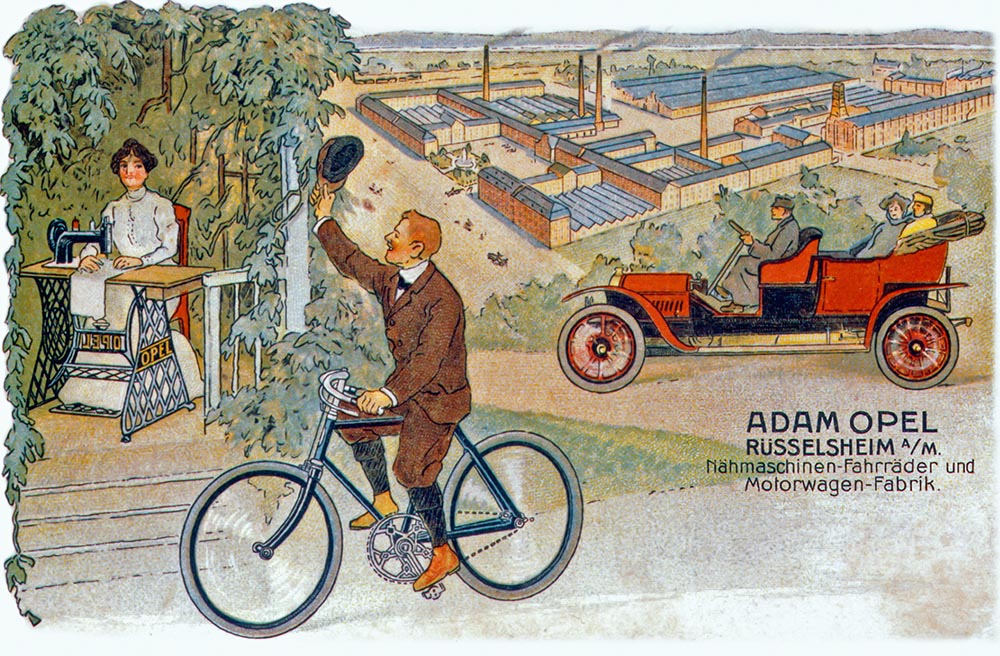 Neben Autos baute Opel zunächst weiterhin auch Nähmaschinen und Fahrrädern.