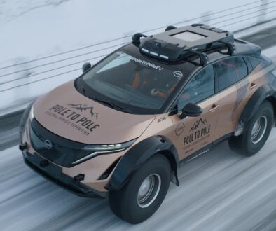 Für eine Expeditionsfahrt vom Nord- zum Südpol hat Nissan sein batterieelektrisches Fahrzeug Ariya modifiziert