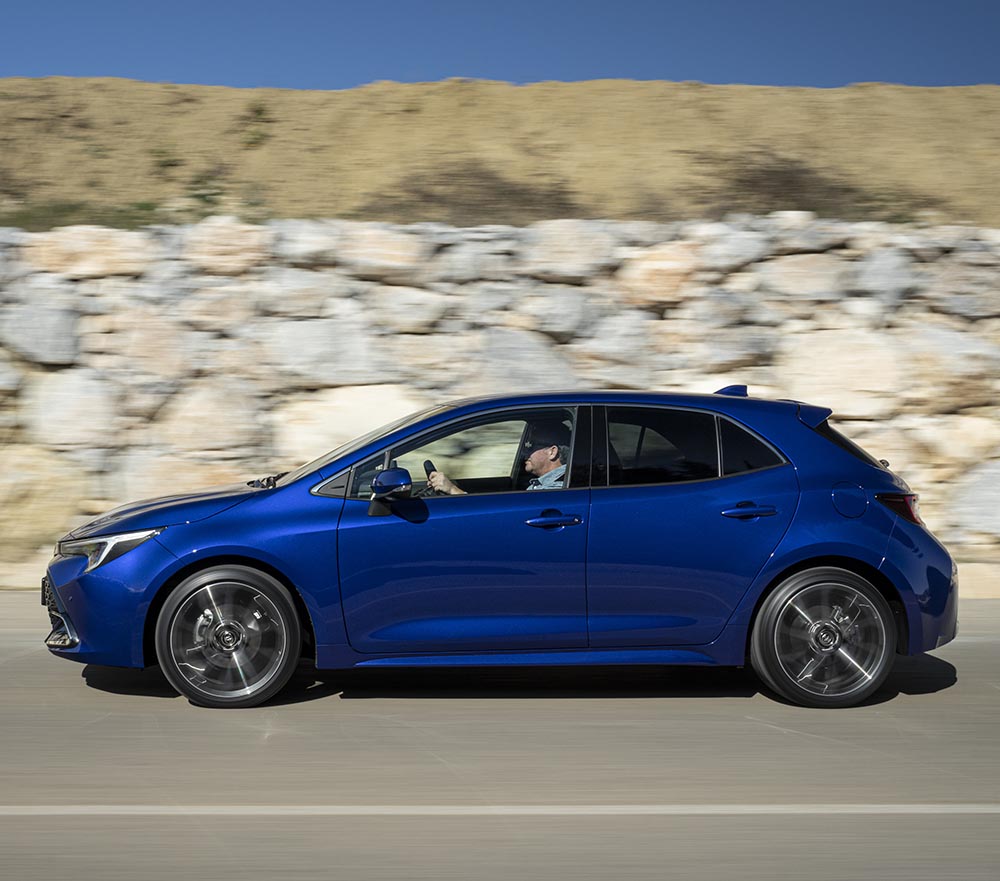 Mit den neuen Hybridantrieben sprintet der Corolla in 9,2 und 7,5 Sekunden auf 100 Sachen.