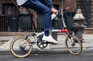 Leicht und teuer: das neue Brompton CHPT3 v4. Foto: Brompton