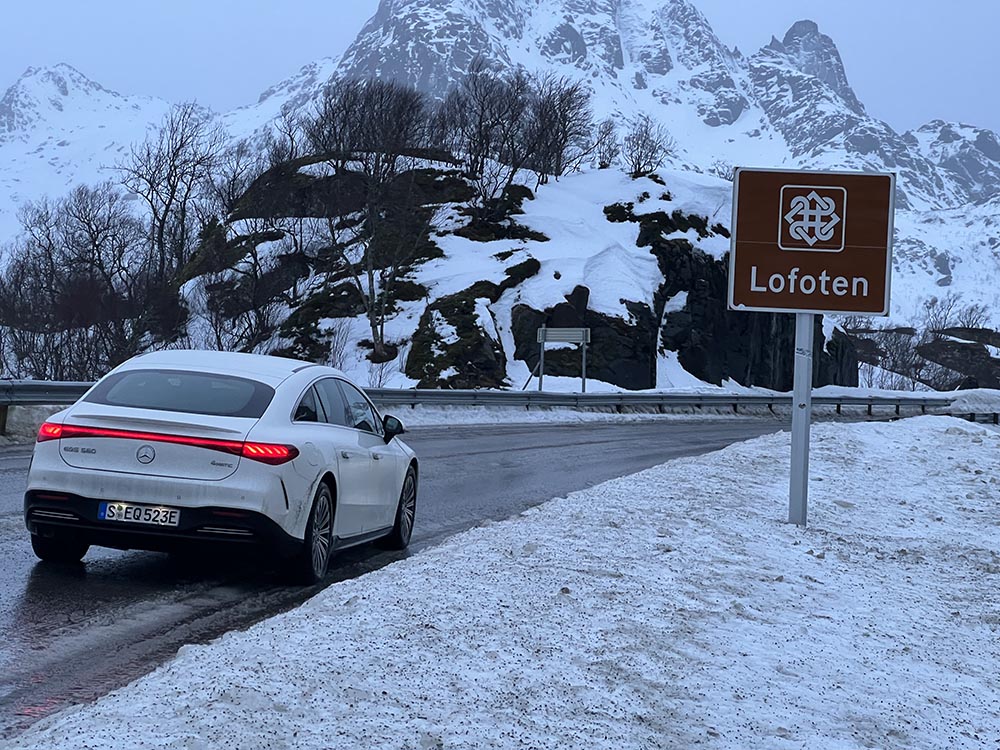 Der Länge nach messen die Lofoten keine 200 Kilometer, und die sind mit dem EQS immer noch locker drin.