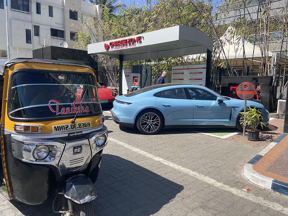 Auch DC-Stationen laden nur mit 30 kW, um das Netz nicht zu überlasten.