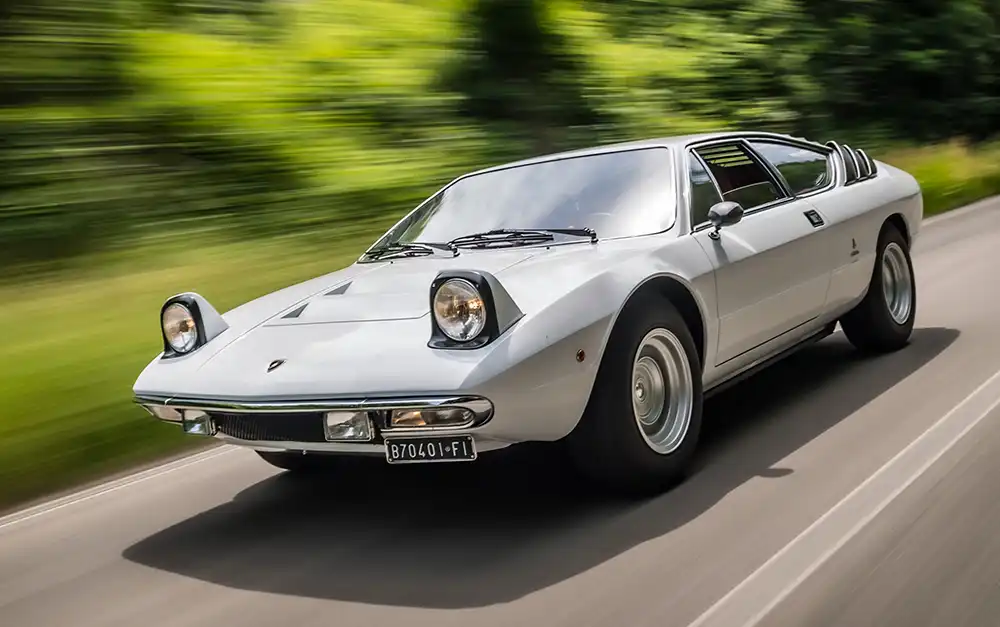 Als neues Einstiegsmodell geht 1972 der 2+2-sitzige Urraco mit V8-Motor an den Start.