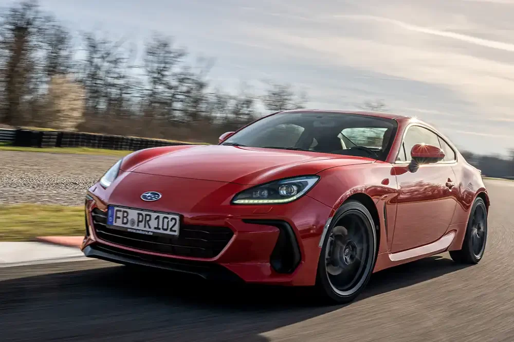 Immer nah an die Curbs: Der Subaru BRZ ist wie gemacht für die Rennstrecke