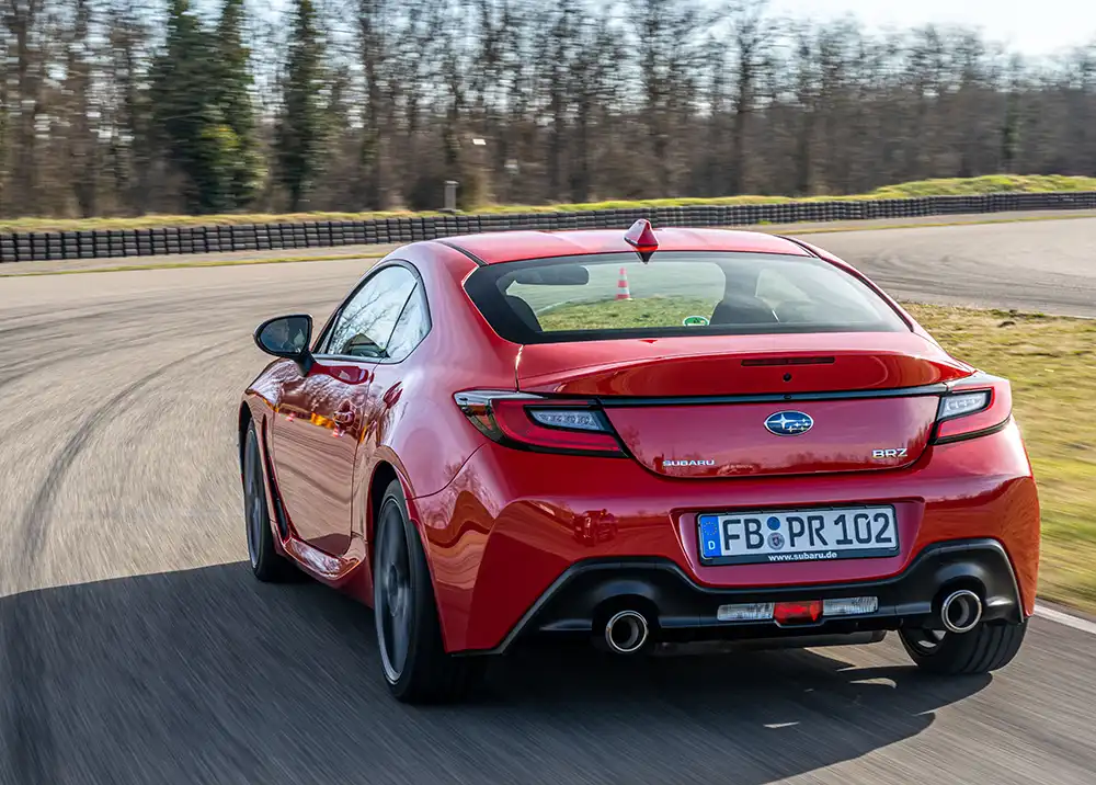 Zielgenau: Schnelle Kurven durcheilt der BRZ traumhaft sicher.