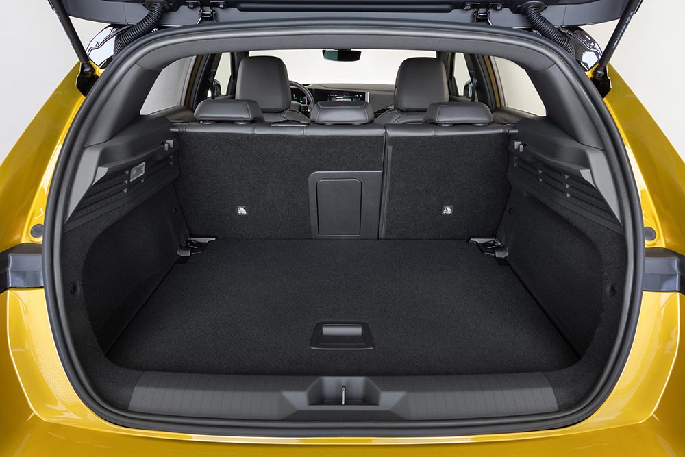 Der Kofferraum des Astra ist ausreichend groß und funktional.