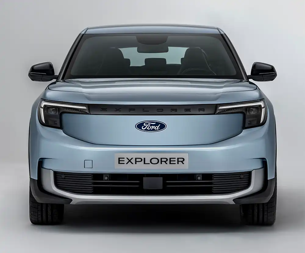 Das schwarze Band vorne trägt den Modellnamen.