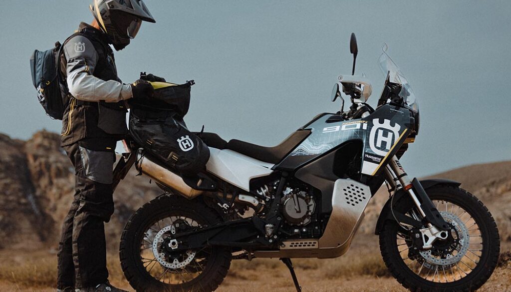 Die Reiseenduro Norden 901 zeichnet sich unter anderem durch verlängerte Federwege und mehr Bodenfreiheit aus