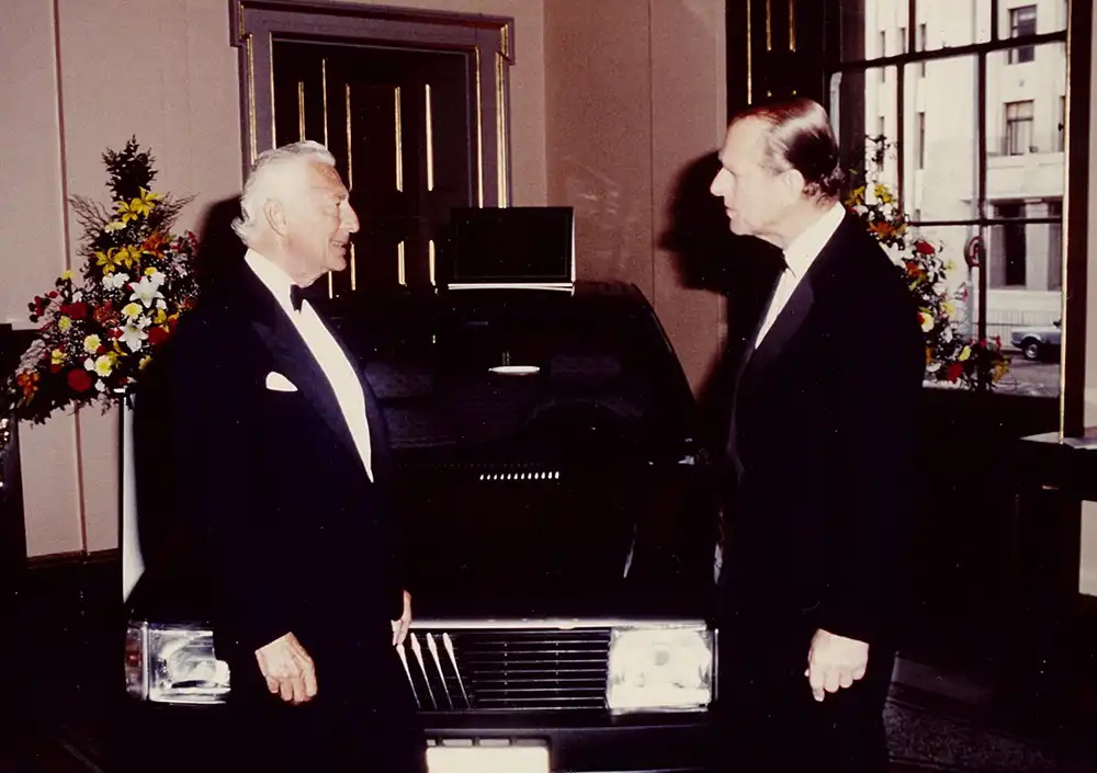 Prinz Philip und Fiat-Chef Agnelli feiern den millionsten Uno.