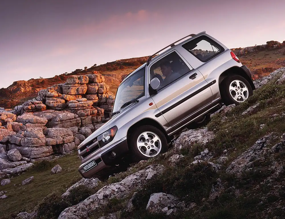 Italienisches Designjuwel: Der 3,74 Meter kompakte Pajero Pinin wird in Kooperation mit dem Stardesigner Pininfarina designt und mit Pininfarina in einem neuen Werk in Bairo Canavese bei Turin gebaut.