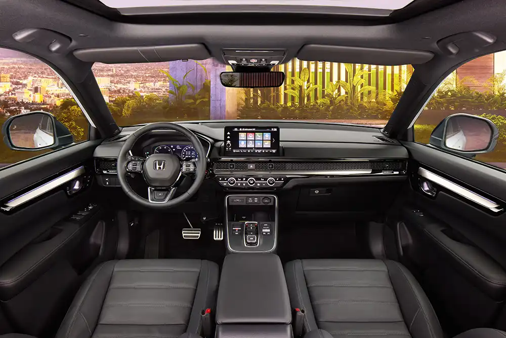 Das Cockpit des neuen Honda CR-V bietet trotz großer Displays weiterhin auf echte Tasten und Knöpfe.