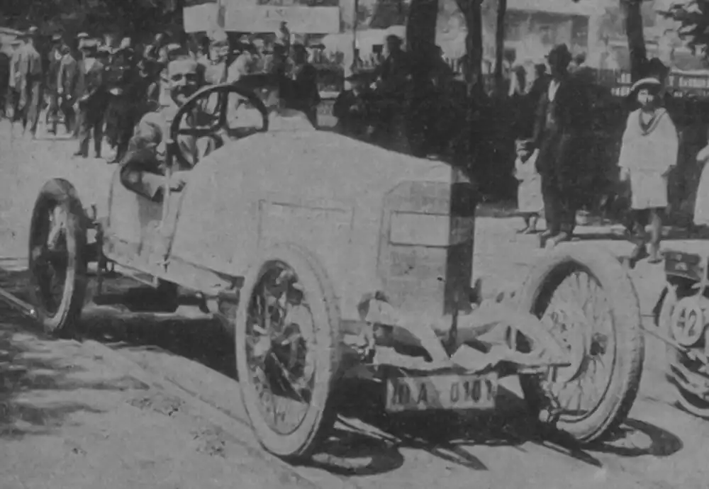 So sehen Sieger aus:Karl Kappler mit seinem Mercedes nach seinem Sieg 1924.