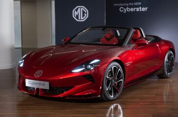 MG hat in seiner englischen Heimat die Serienversion des Cyberster vorgestellt und wohl auch Preise angedeutet. Demnach soll der E-Roadster bei rund 63.000 Euro starten