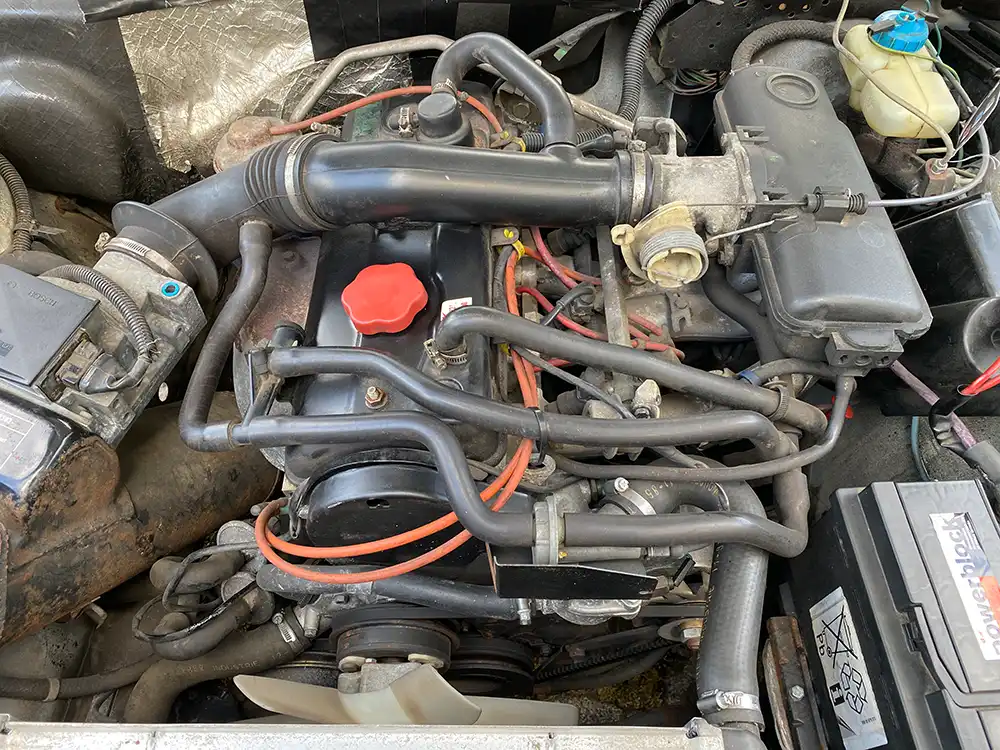 Der 2,2-Liter-Vierzylinder des Peugeot 505 leistet 90 kW/123 PS.