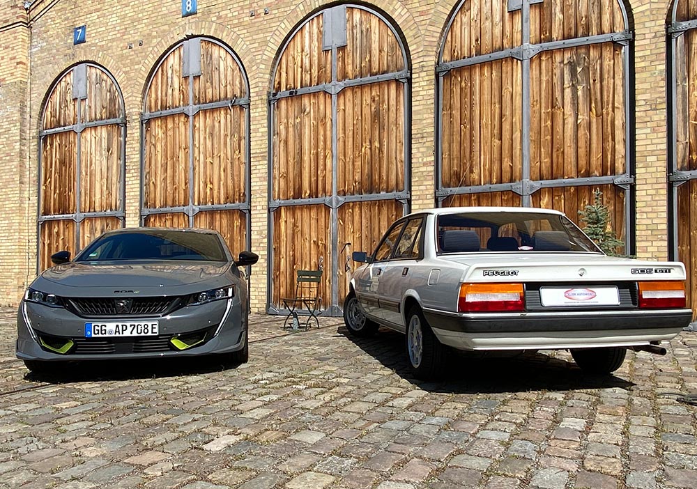 Im Vergleich zum Klassiker muss der Interessent freilich deutlich mehr Geld ausgeben angesichts eines Grundpreises von 70.300 Euro für die 508 Limousine Hybrid4 360 PSE.