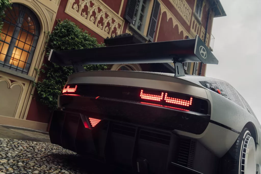 Schicke Rücklichter des N Vision 74 Konzept von Hyundai.