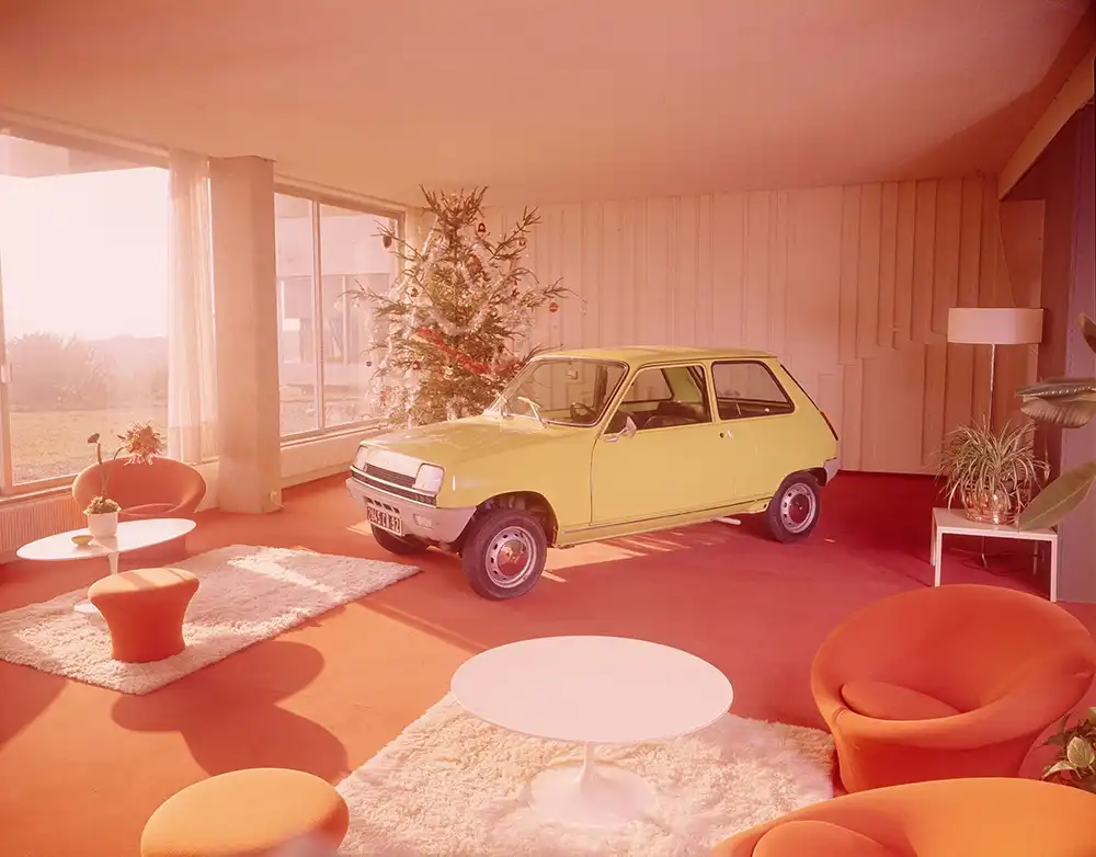 1972: Der Renault 5 führt großflächige Polyester-Stoßfänger ins Segment der Cityflitzer ein und zählt zusammen mit dem Fiat 127 in Deutschland zu den meistverkauften Kleinwagen.