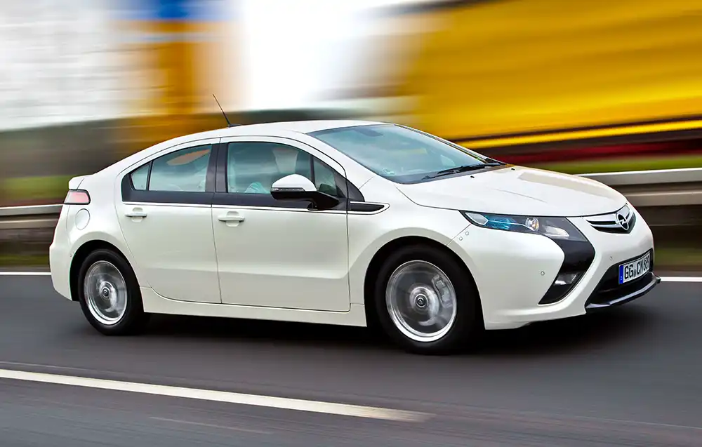  2011 gingen der Opel Ampera und das Parallelmodell Chevrolet Volt in Serie.