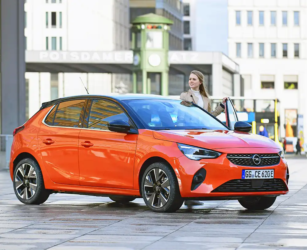 Opel präsentierte 2019 auf der IAA in Frankfurt den Corsa-e, der 2020 seinen Marktstart feierte.