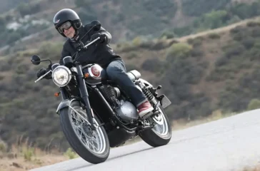 Unten herum zickt der Single kaum noch, ab 3.000 Umdrehungen gibt‘s gleichförmigen Schub bis zum flachen Drehmomentgipfel bei 4.000 Touren. Foto: BSA