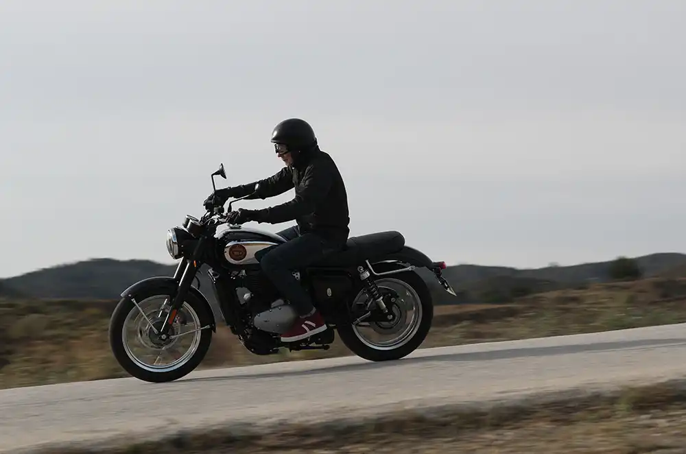 Mindestens 7.400 Euro müssen Nostalgiker und Einzylinder-Fans für eine BSA Gold Star investieren. 