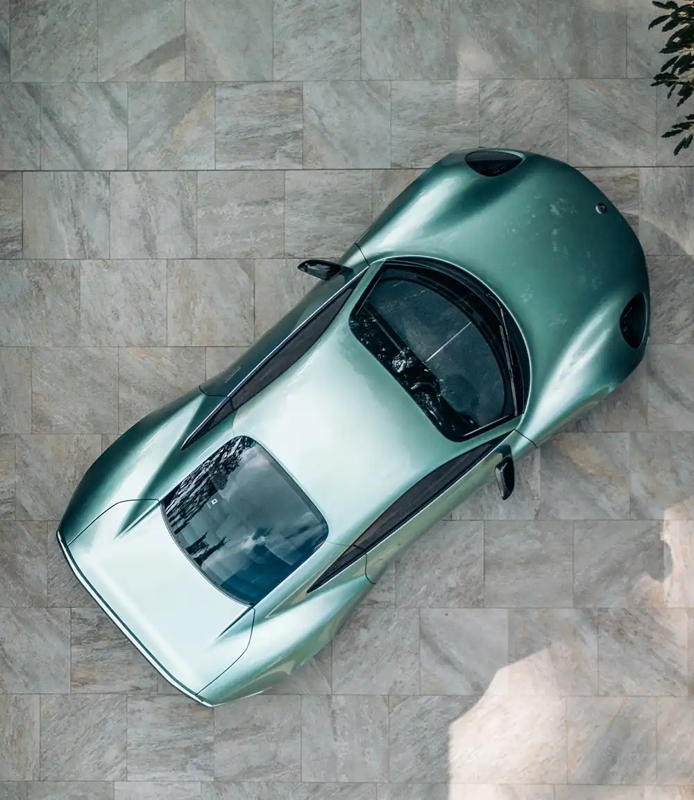 Knackige Proportionen, elegant tailliert: Der Elektro-Flitzer kann sich sehen lassen.