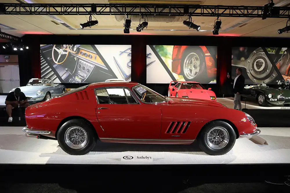 Das Ferrari 275 GTB/4 Coupe erzielte rund 5 Millionen Euro.