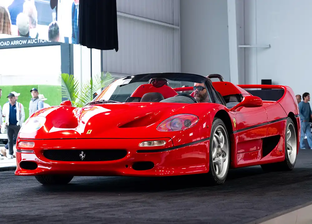 Ein Ferrari F50 Coupe von 1995 brachte 3,9 Millionen Euro.