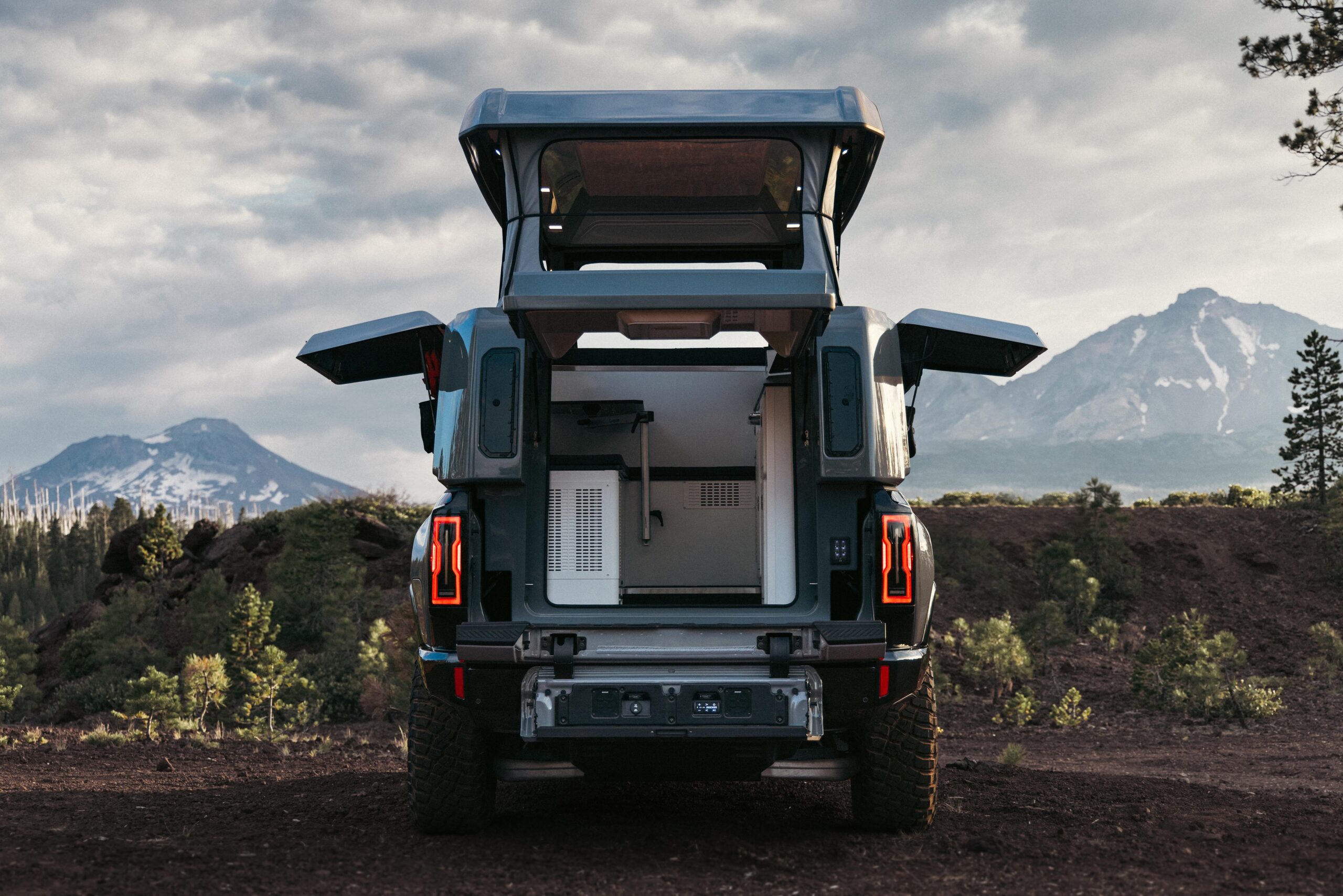 Das Raumangebot im Hummer-Camper ist allerdings dürftig.