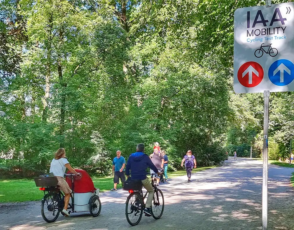 Durch den Englischen Garten führen diverse Fahrrad-Routen.