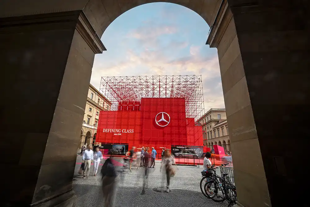 Mercedes setzt auf die Farbe Rot.