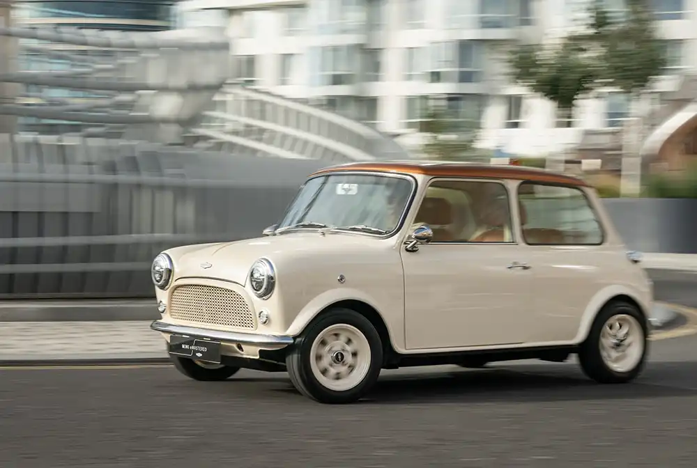 David Brown Automotive bietet nun auch einen Restomod-Mini mit E-Antriebstechnik an.