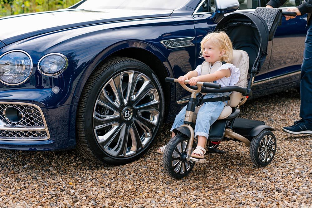 Endlich gibt es das zum Mulliner-Bentley passende Dreirad-Modell