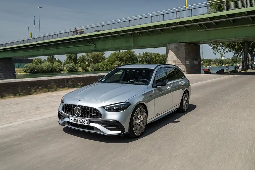 Der AMG C43 4Matic kommt auf 408 PS.