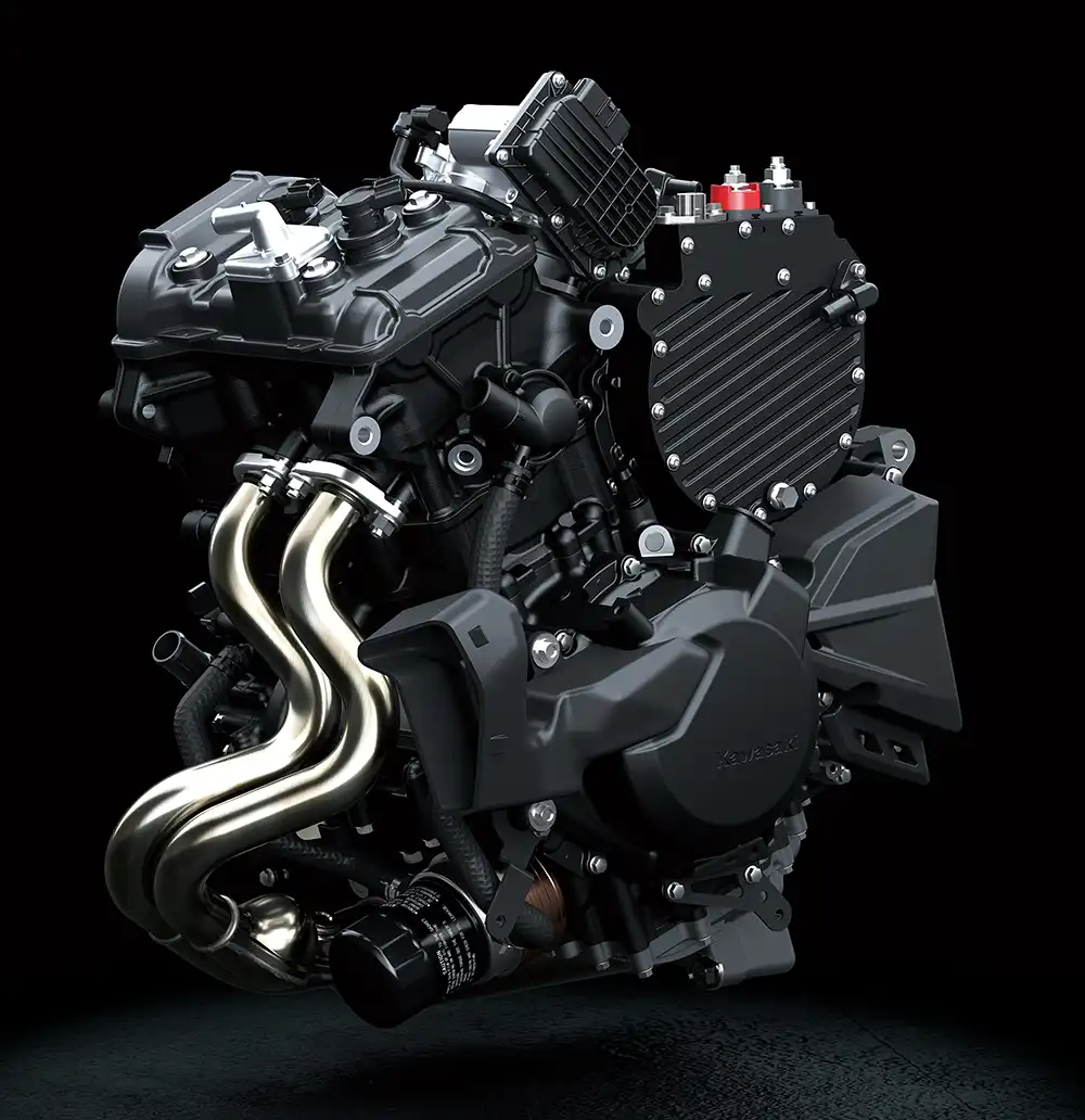 Die Ninja 7 Hybrid weist ein 451 ccm großes, 43,5 kW/59 PS starkes Zweizylindertriebwerk auf; dazu addieren sich 7,6 kW/10 PS des E-Aggregates.