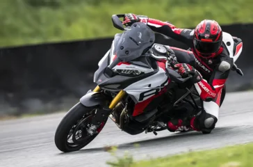 Zehn PS mehr als alle anderen Multistradas offeriert die neue Ducati Multistrada V4 RS.