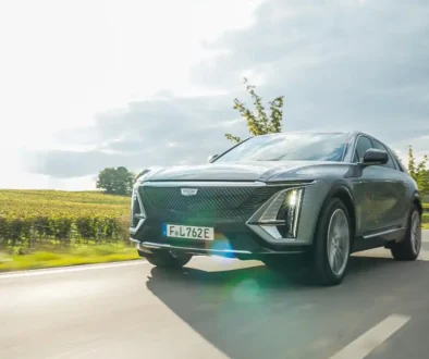 Ein deutsches Nummernschild trägt der Lyriq auf den offiziellen Fotos schon mal. Der Marktstart hierzulande ist aber noch nicht bestätigt. Foto: General Motors