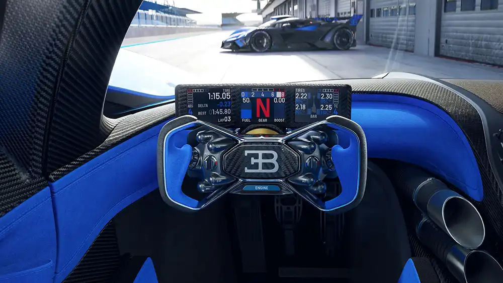 Im Cockpit des Bugatti Bolide.