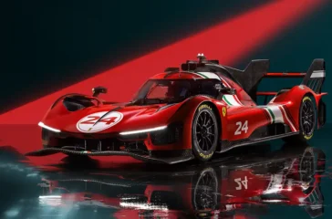 Der Ferrari 499 P ist eine Abwandlung des diesjährigen Siegerautos der 24 Stunden von Le Mans und ist ab rund 5,1 Millionen Euro zu haben. Foto: Ferrari