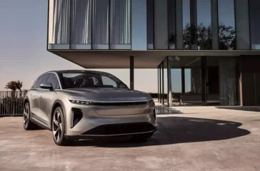 Mit dem Gravity zeigt Lucid nun sein zweites Modell. Das Design des 2025 startenden E-SUV ähnelt dem des Air. Foto: Lucid Motors