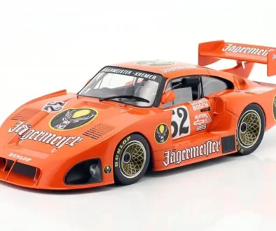 Der Porsche 935 K4 DRM hat den Modellauto-Oscar 2023 gewonnen.