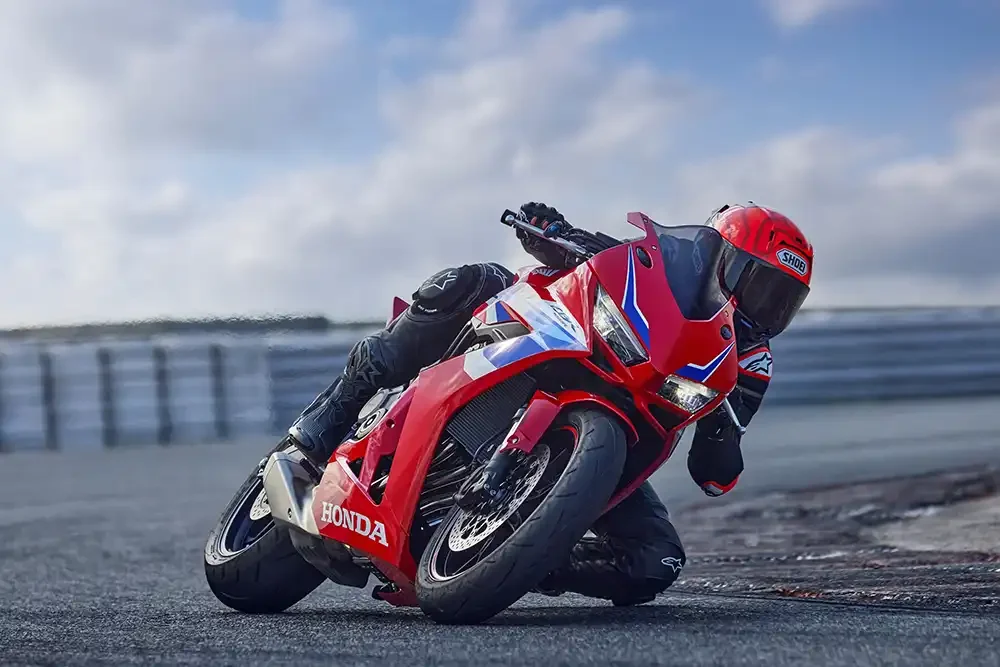 Honda hat die CBR 650 R zum Modelljahr 2024 optisch auf mehr Sportlichkeit getrimmt. Foto: Honda